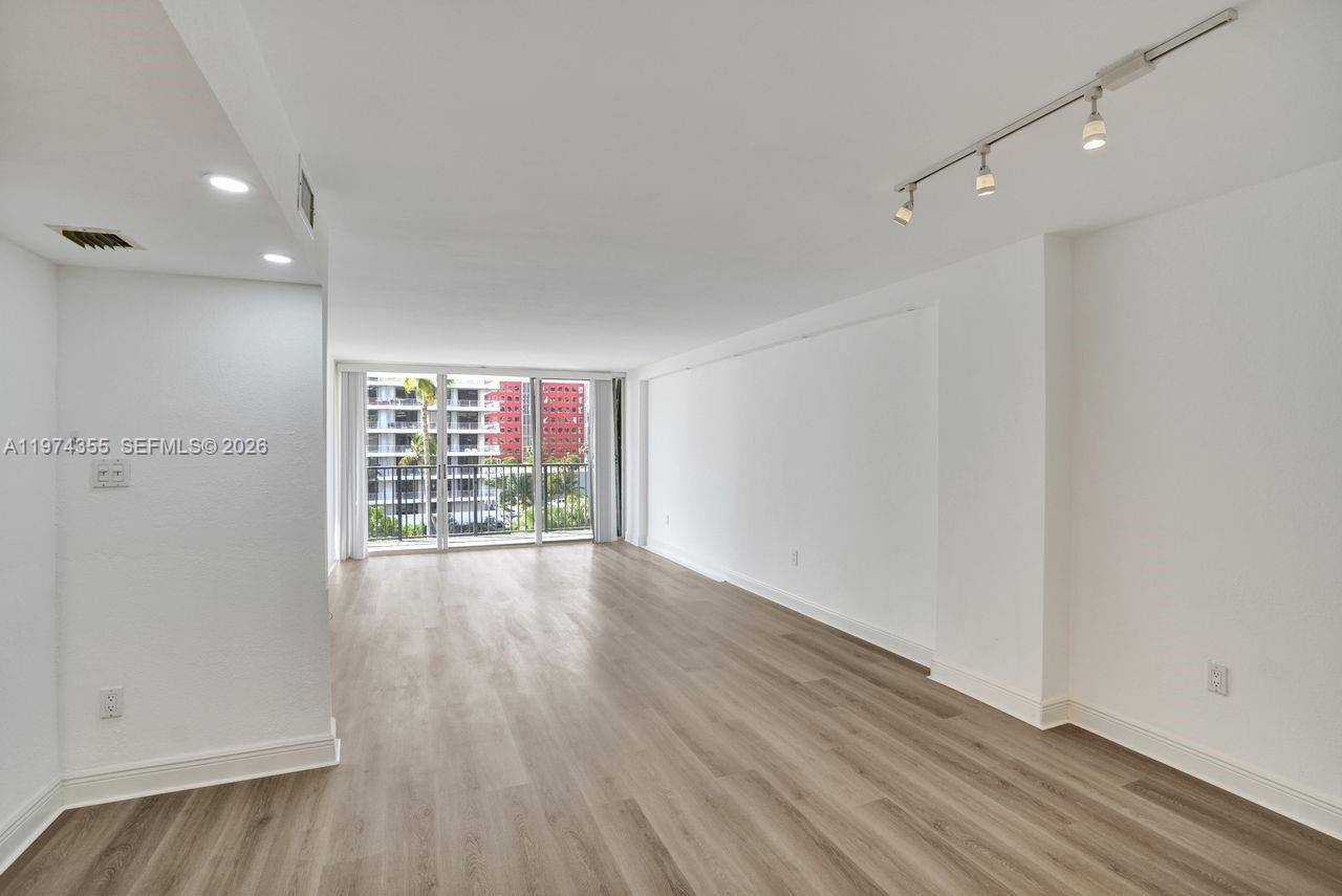 1450 Brickell Bay Dr # 503
