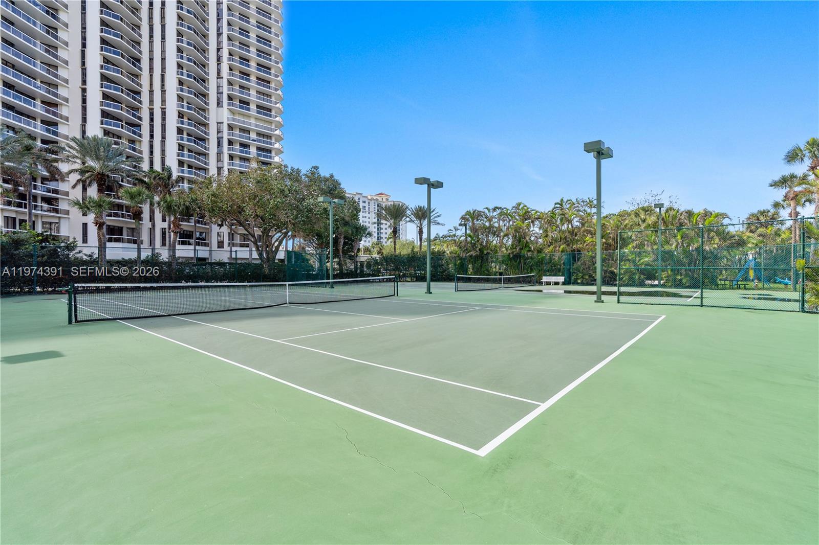 20191 E Country Club Dr # 407