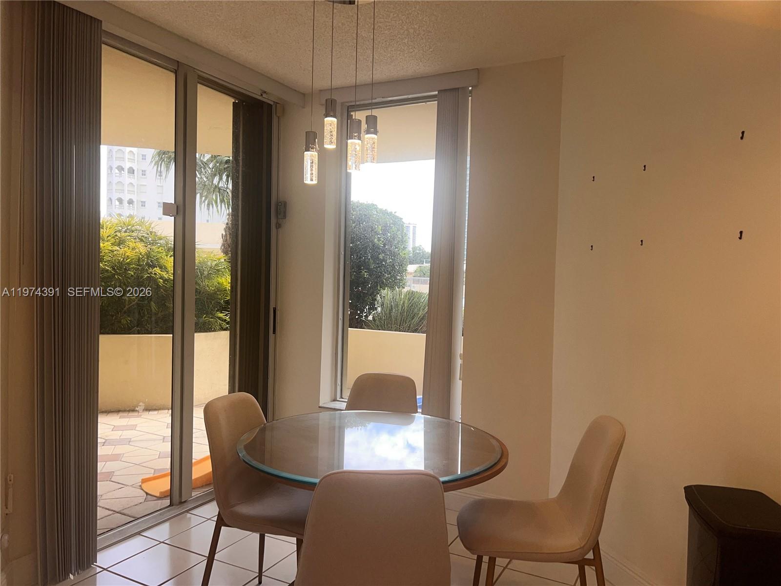 20191 E Country Club Dr # 407