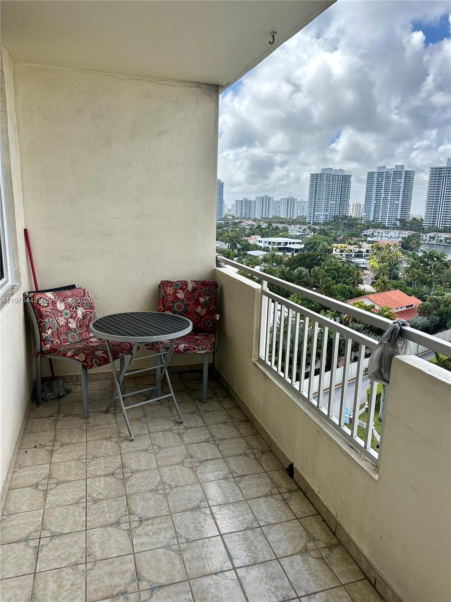 3180 S Ocean Dr # 1018