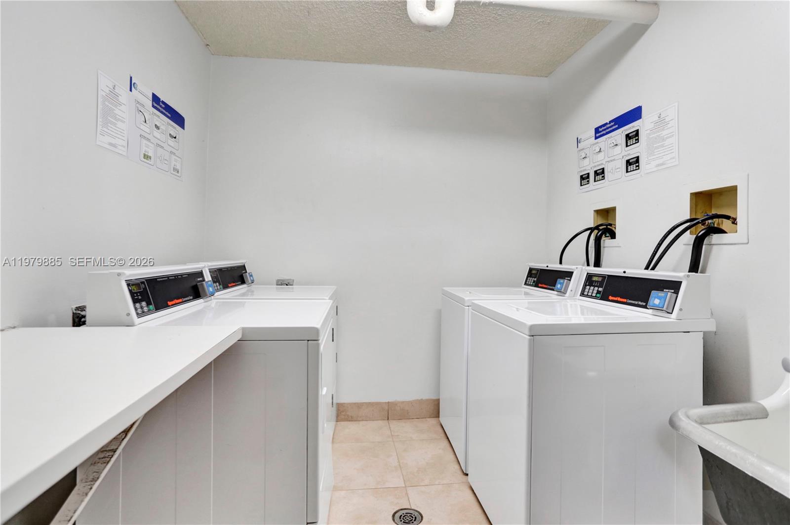 2801 NE 183rd St # 507W