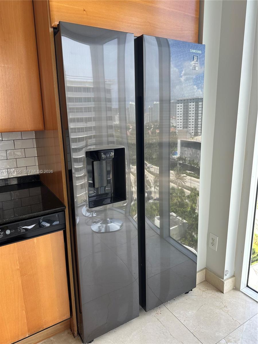 19111 Collins Ave # 803