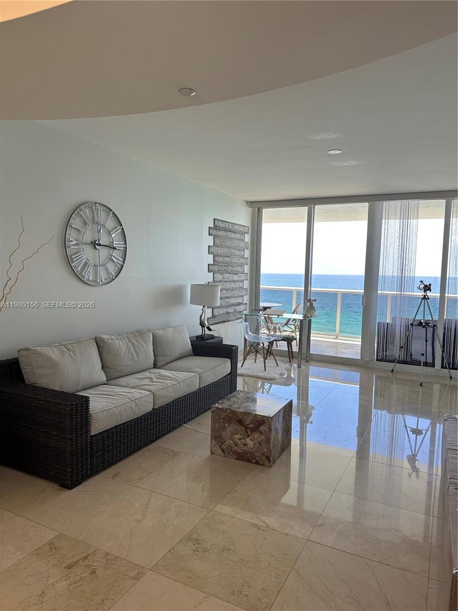 19111 Collins Ave # 803