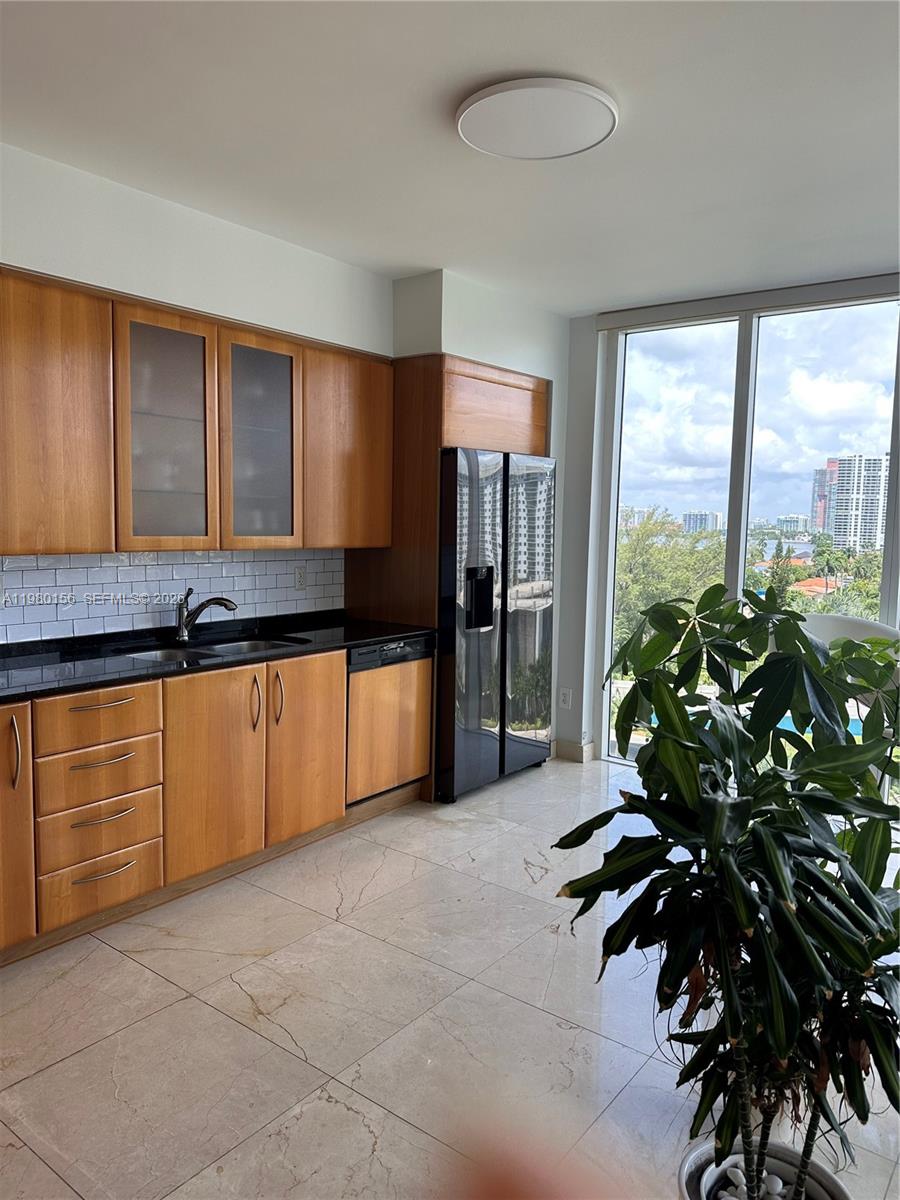 19111 Collins Ave # 803