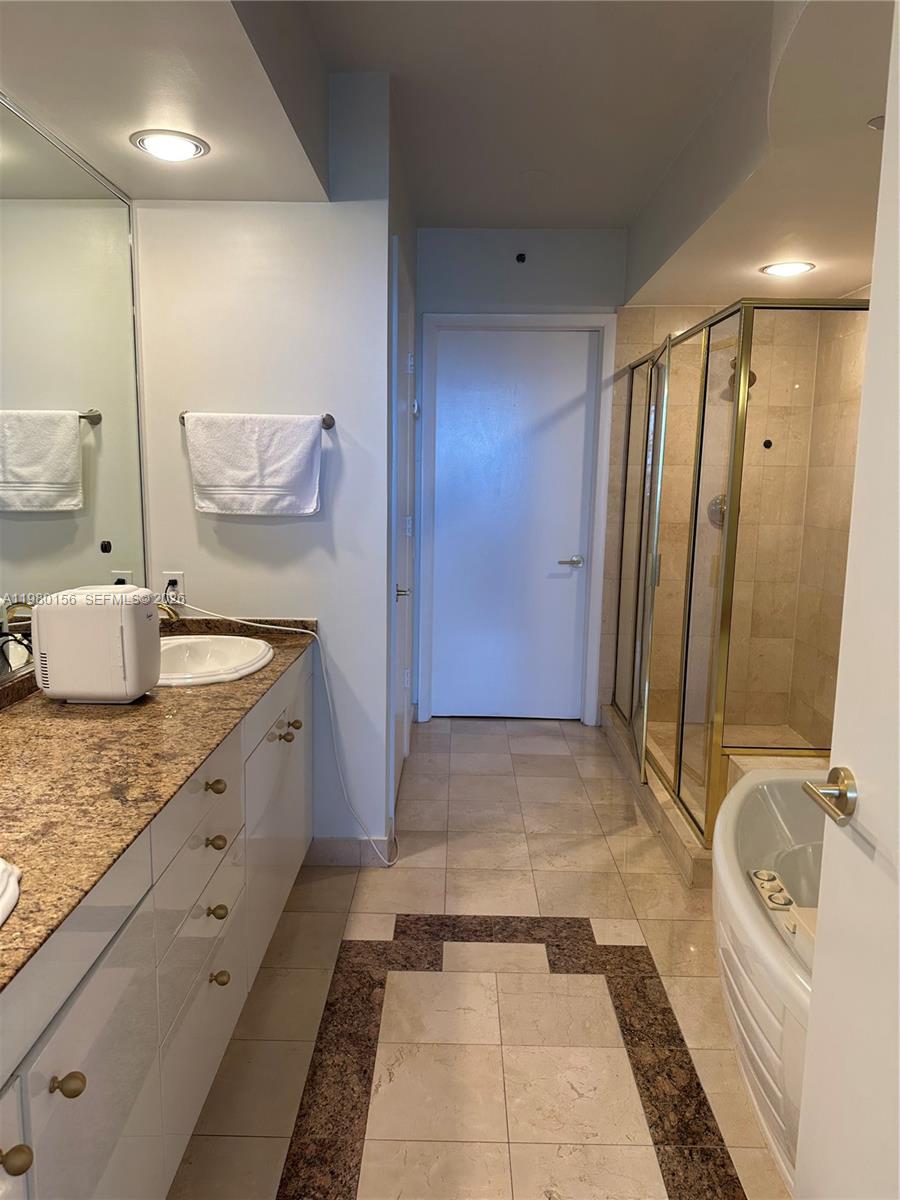 19111 Collins Ave # 803