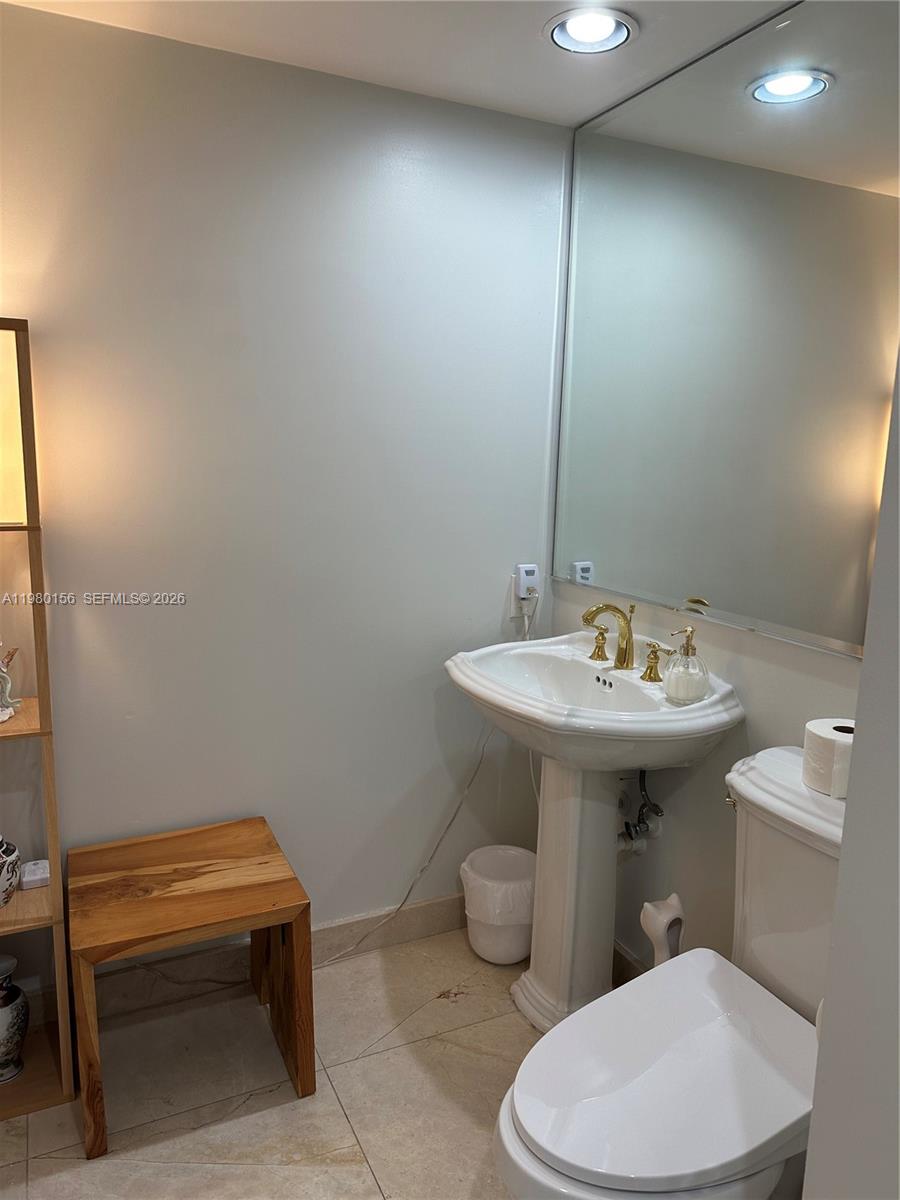 19111 Collins Ave # 803