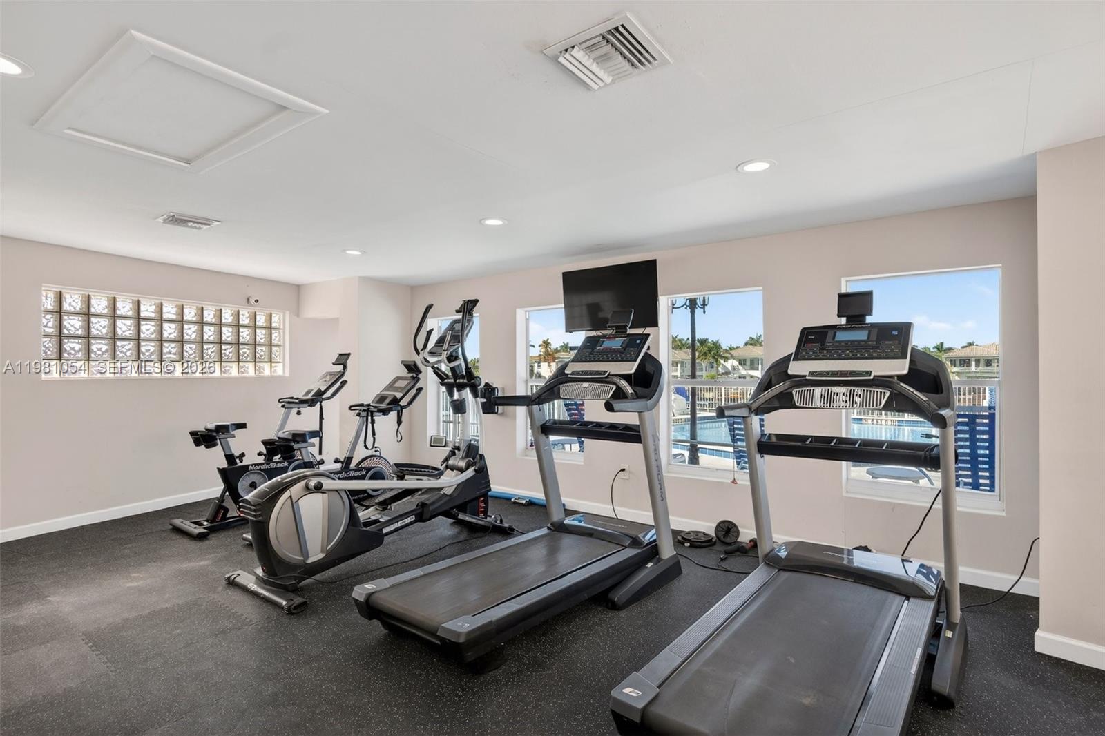1410 S Ocean Dr # 402