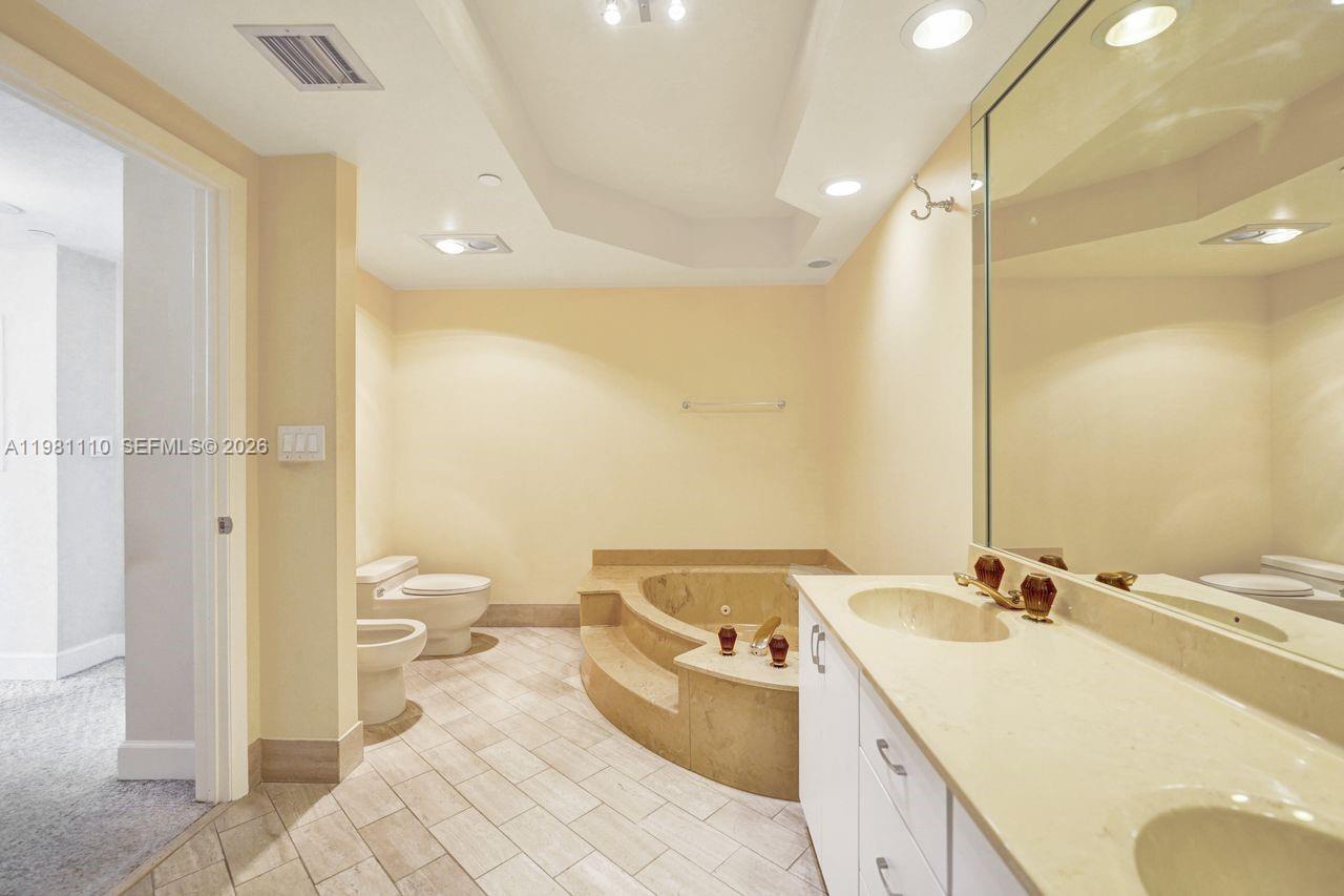 20281 E Country Club Dr # 1703