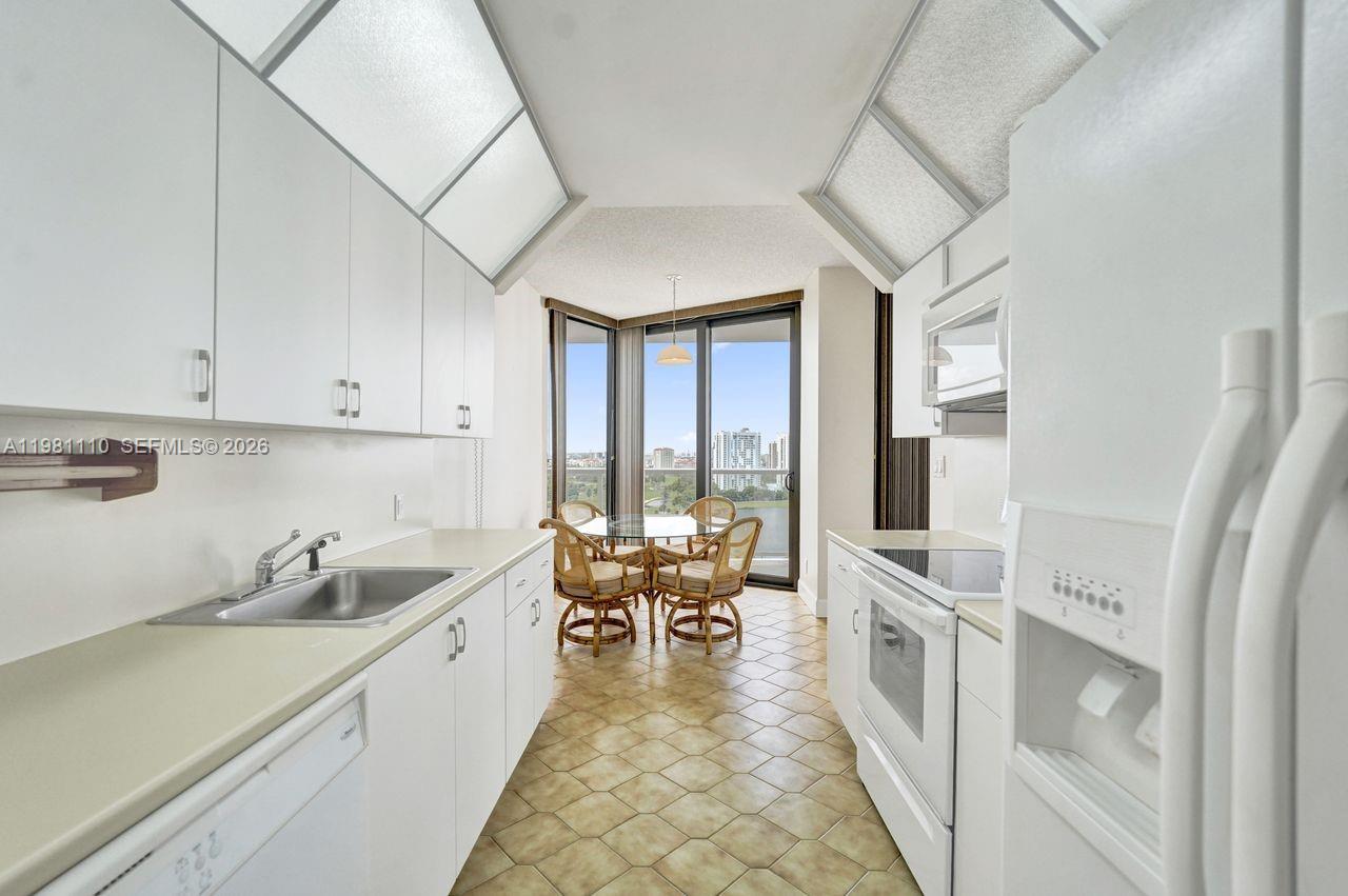 20281 E Country Club Dr # 1703