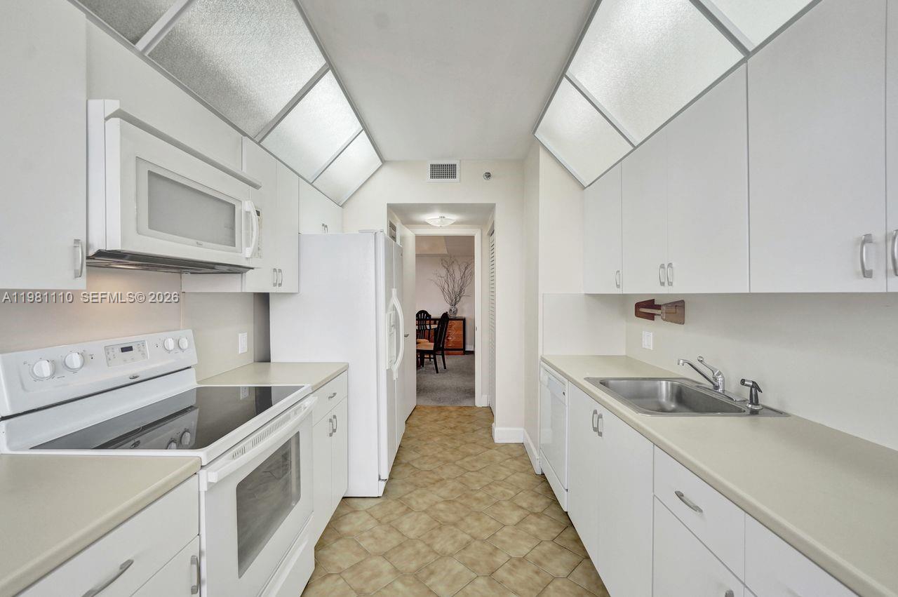 20281 E Country Club Dr # 1703