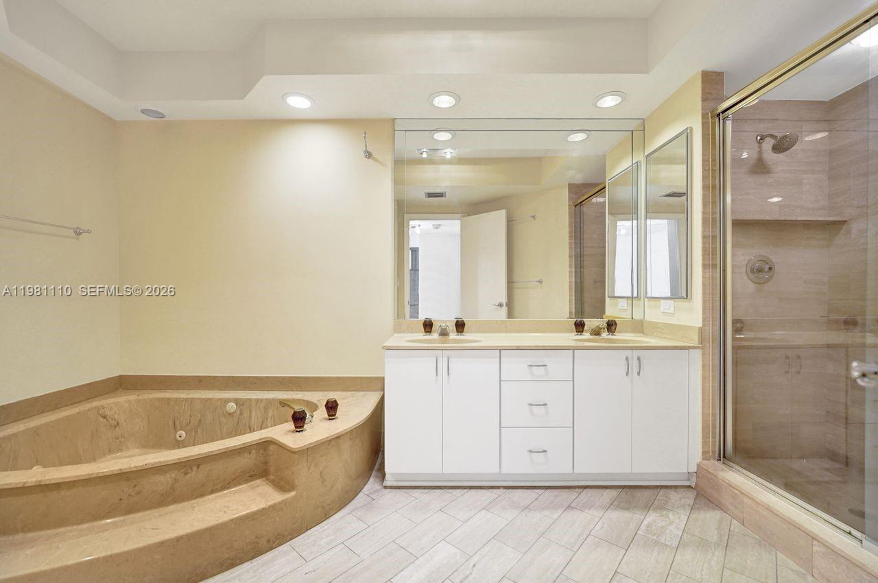 20281 E Country Club Dr # 1703