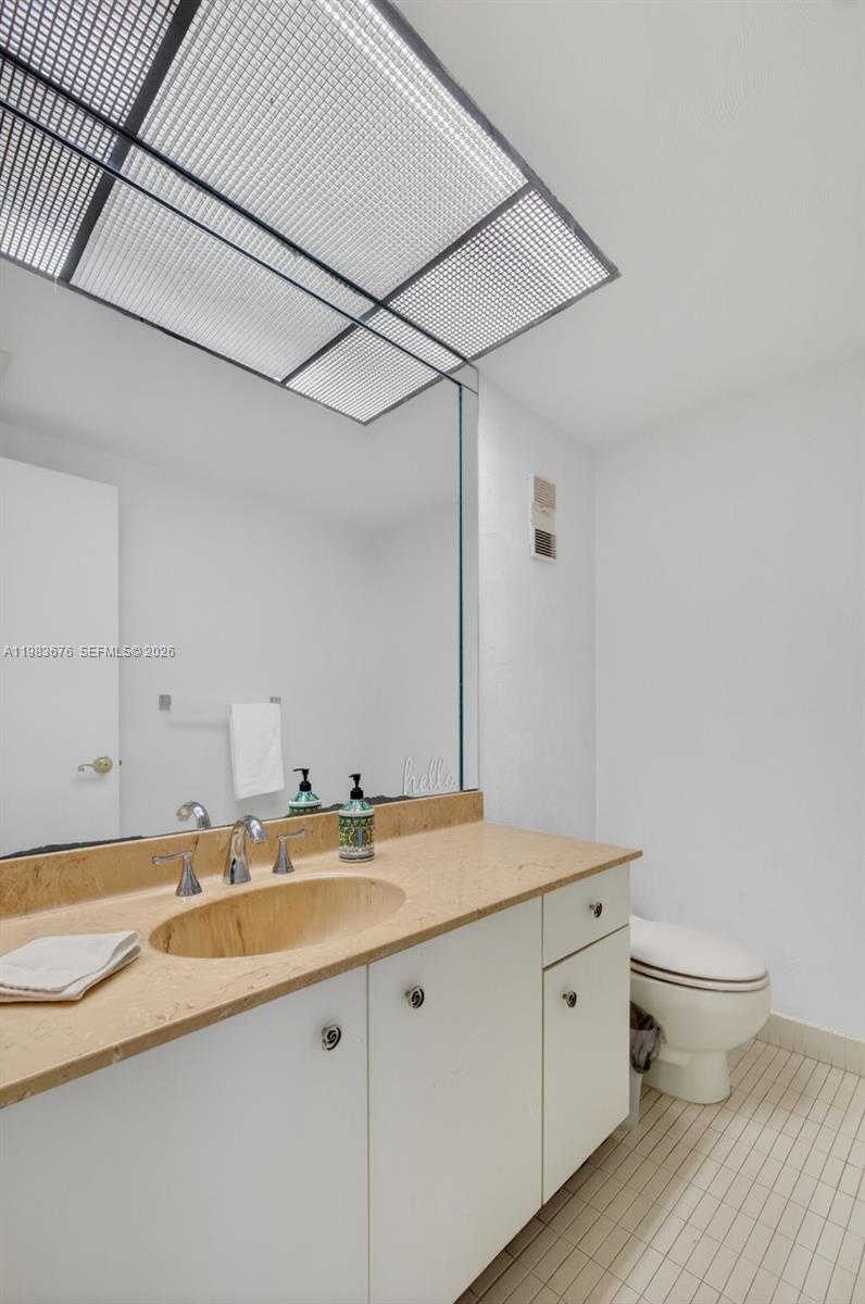 20281 E Country Club Dr # 608