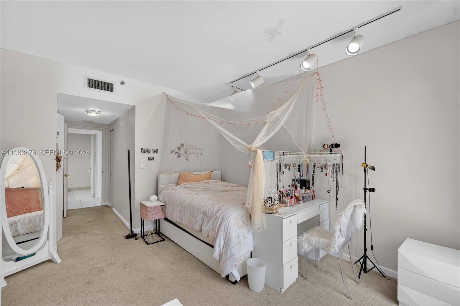 20281 E Country Club Dr # 608