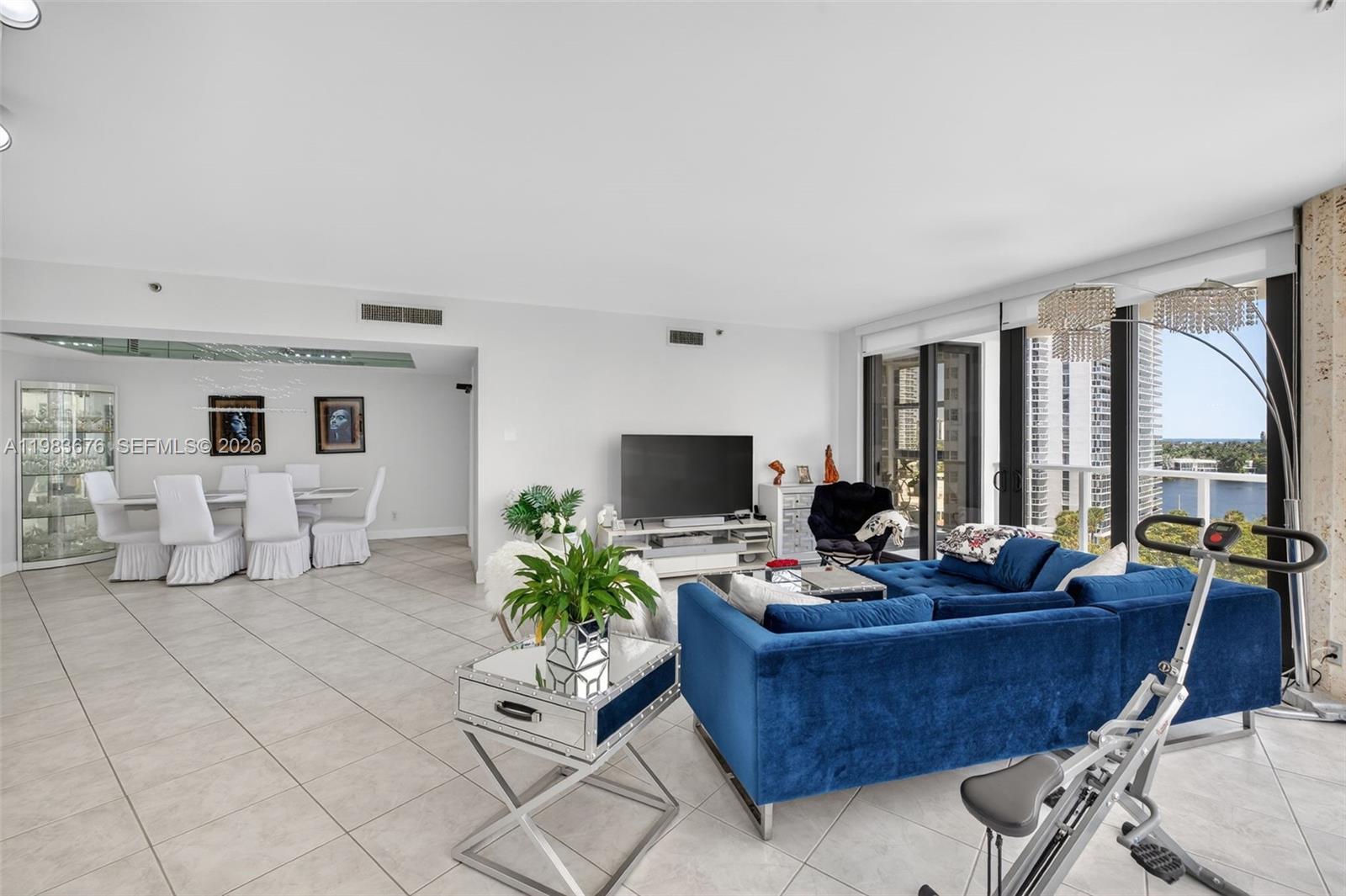 20281 E Country Club Dr # 608
