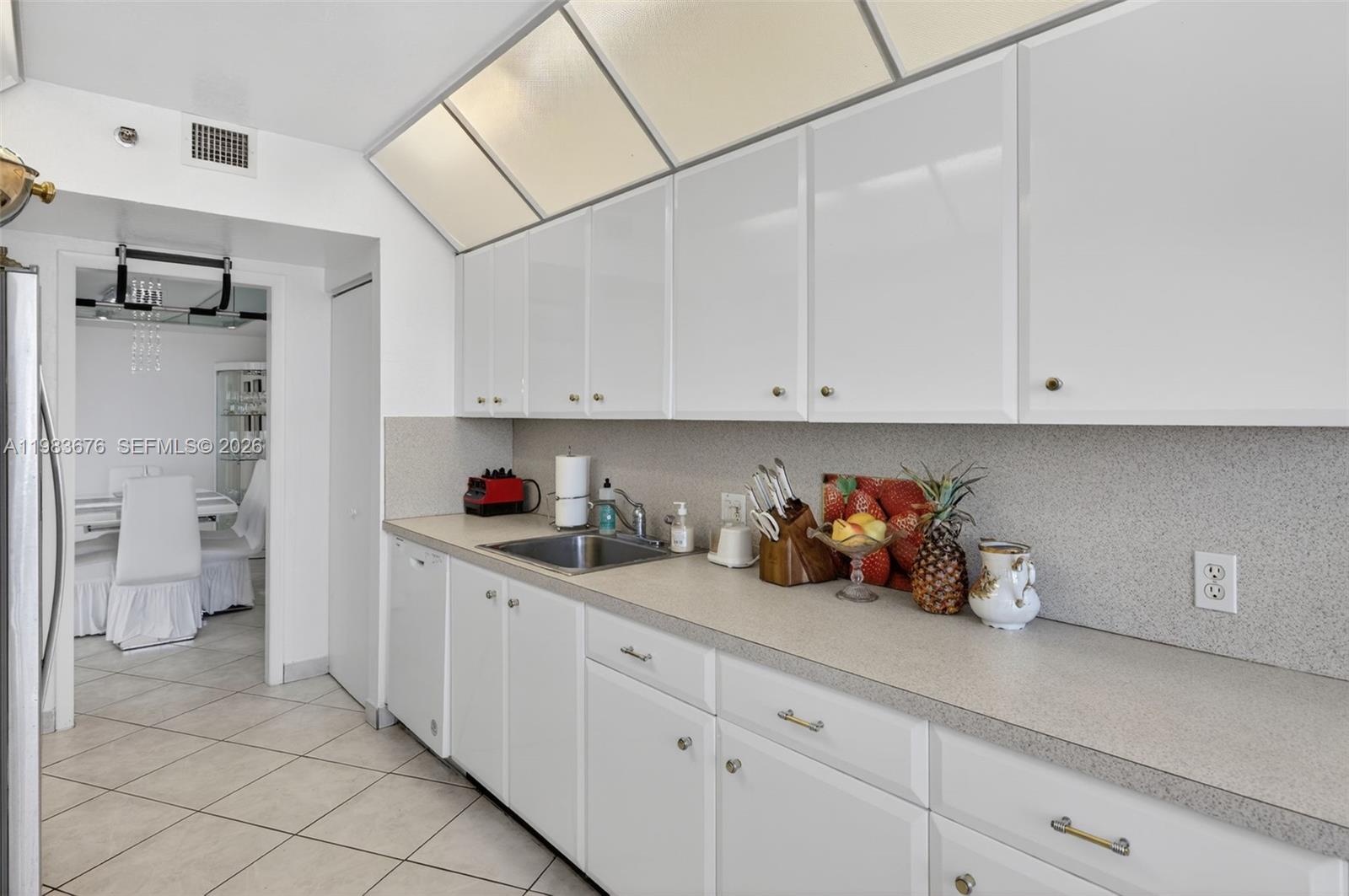 20281 E Country Club Dr # 608