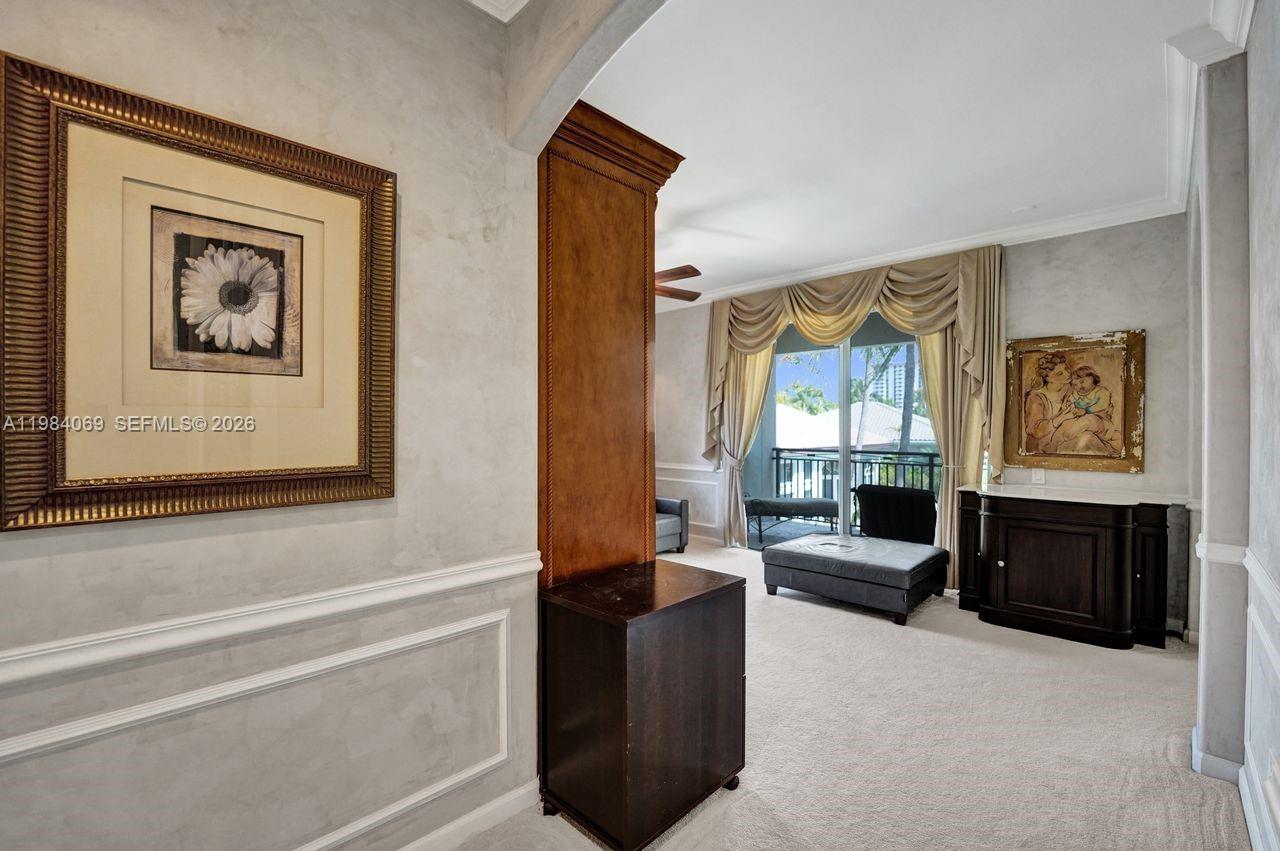 899 W Spinnaker Dr W