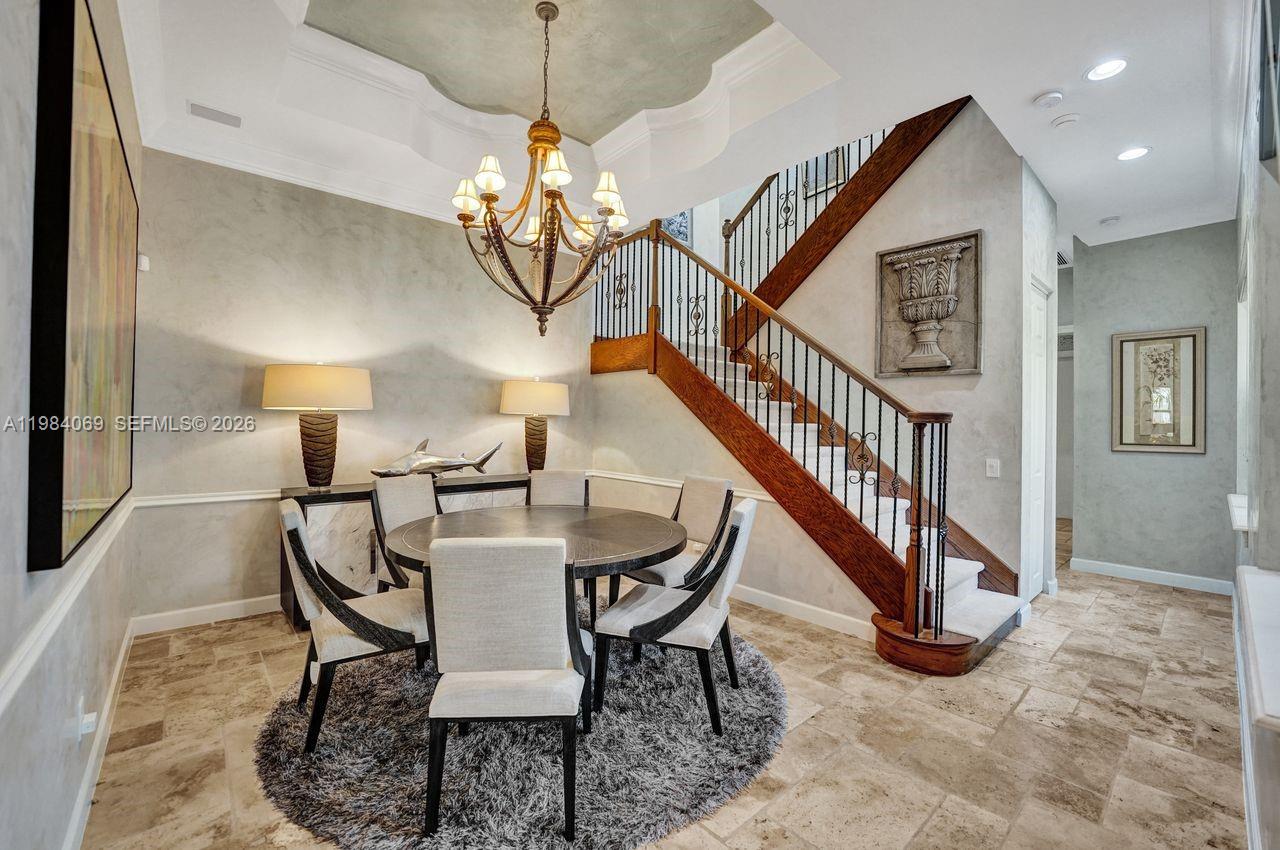 899 W Spinnaker Dr W