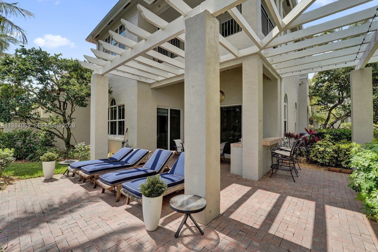 899 W Spinnaker Dr W