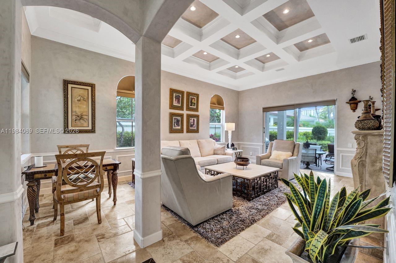 899 W Spinnaker Dr W