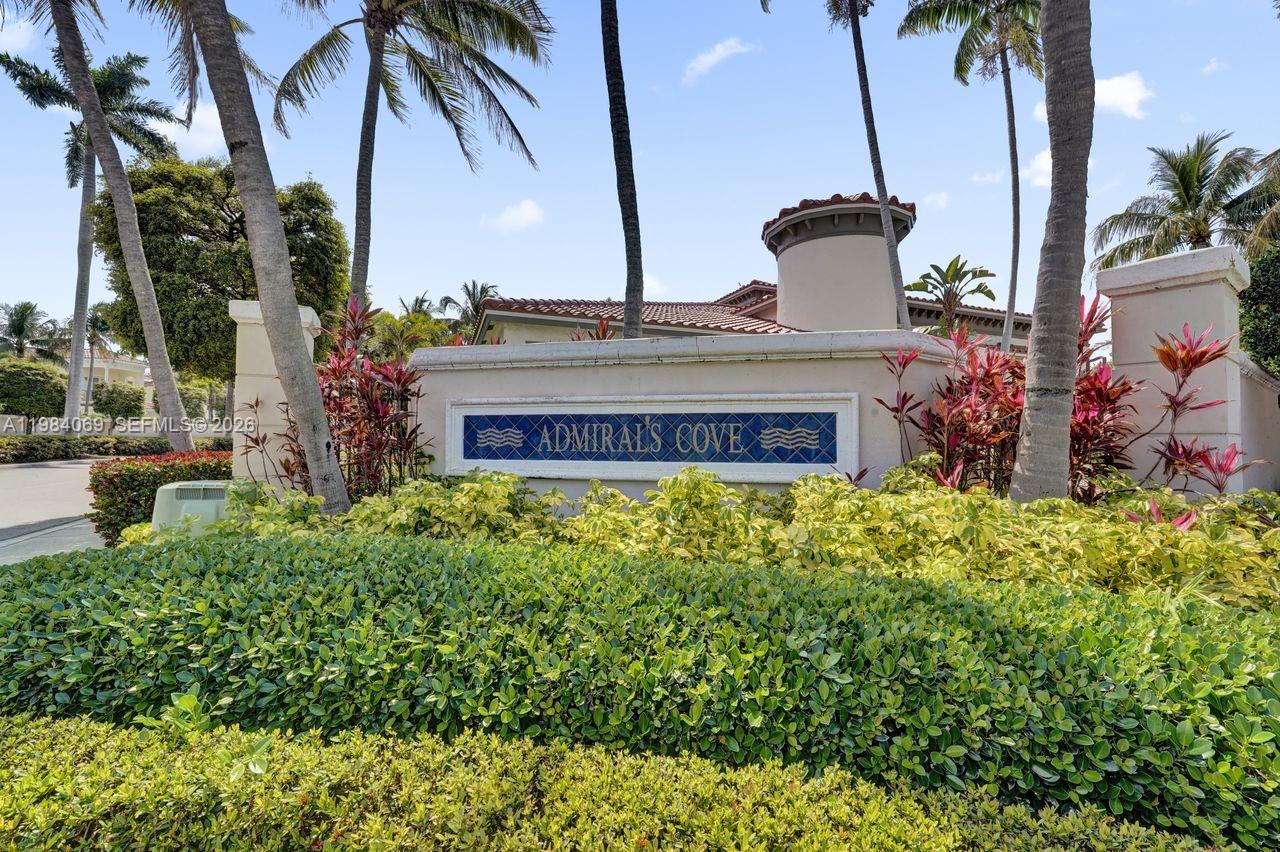 899 W Spinnaker Dr W