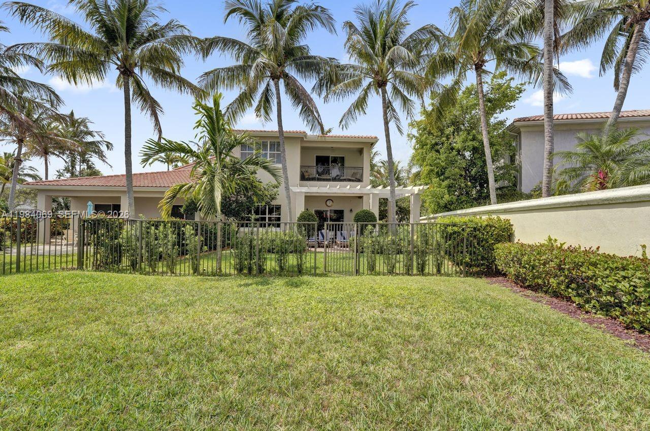 899 W Spinnaker Dr W