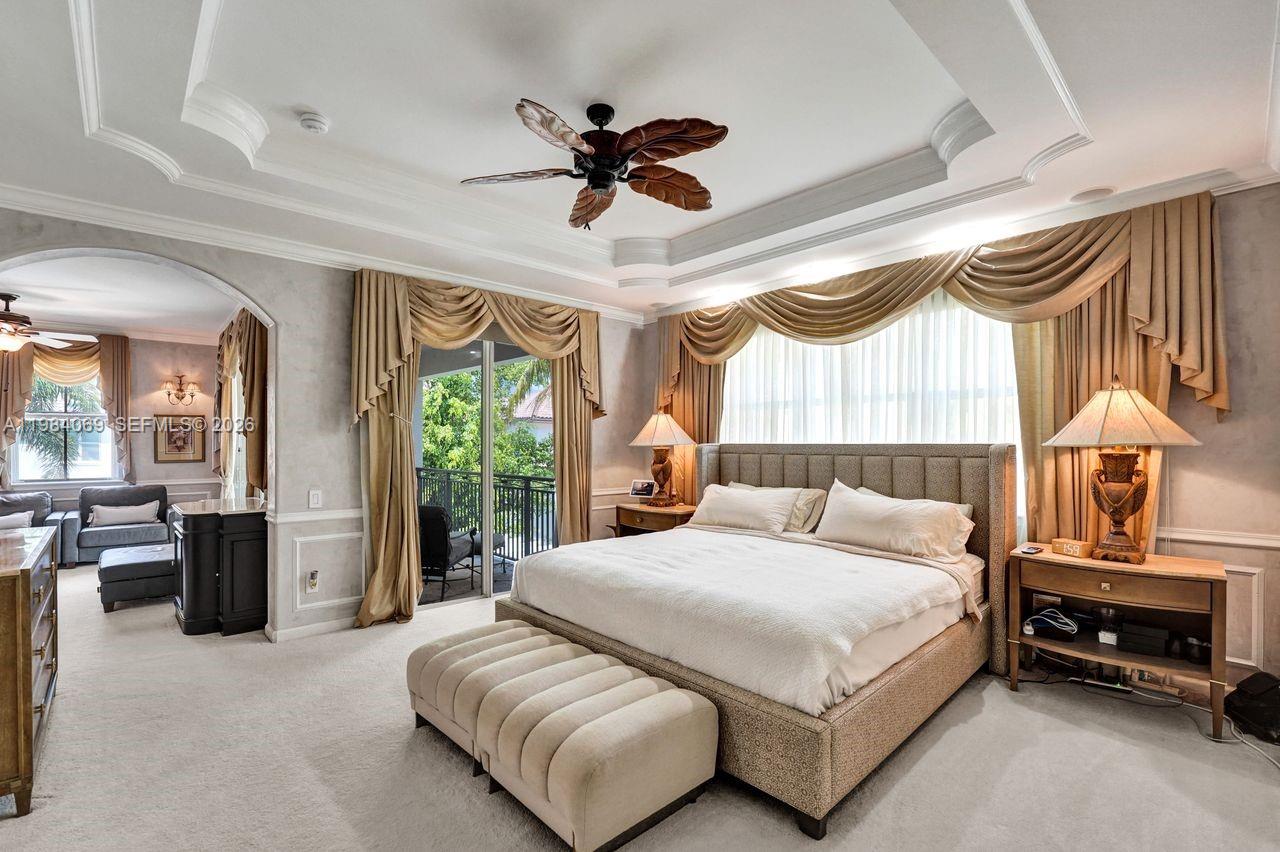 899 W Spinnaker Dr W