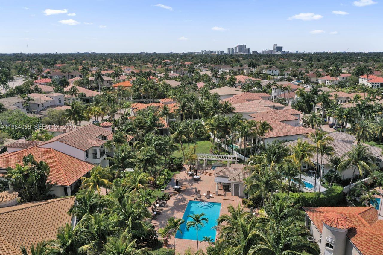 899 W Spinnaker Dr W