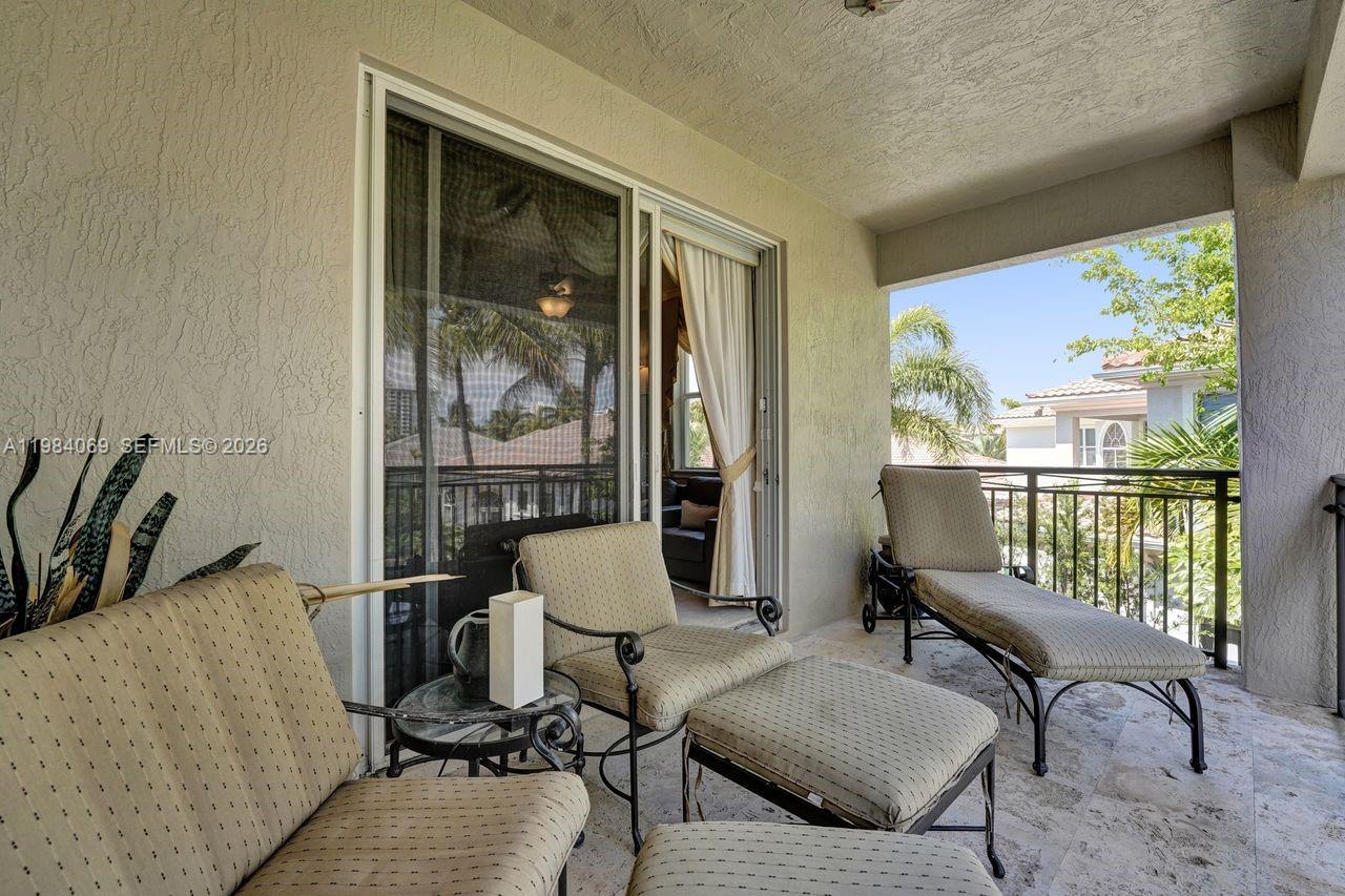 899 W Spinnaker Dr W