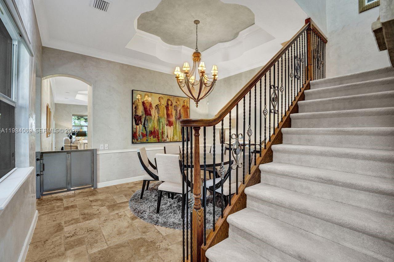 899 W Spinnaker Dr W