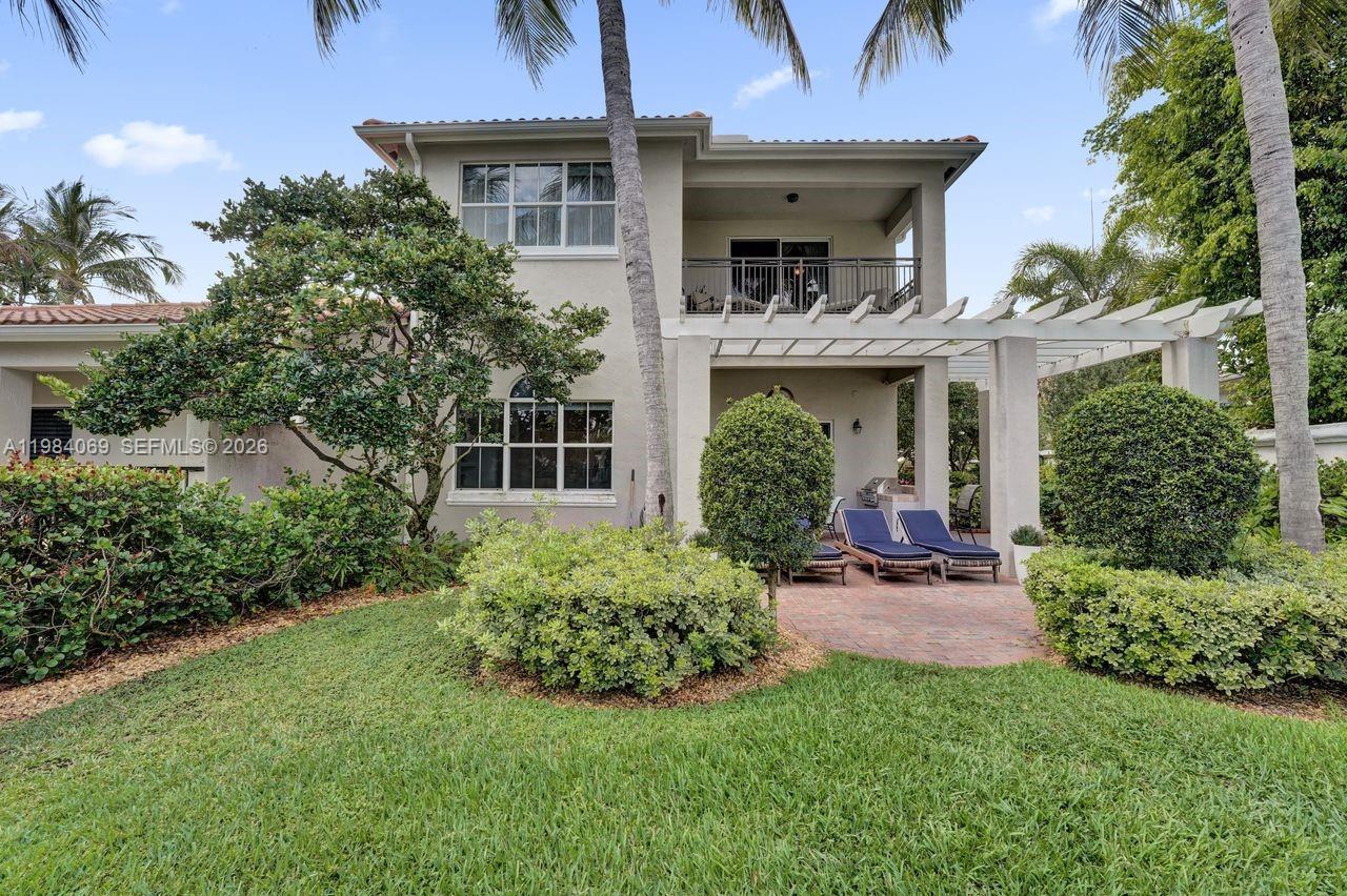 899 W Spinnaker Dr W