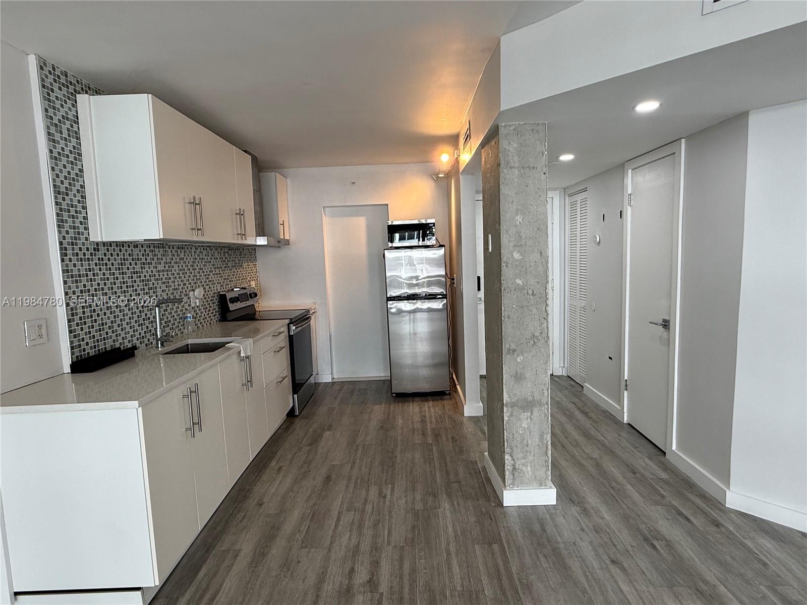 1825 S Ocean Dr # 305