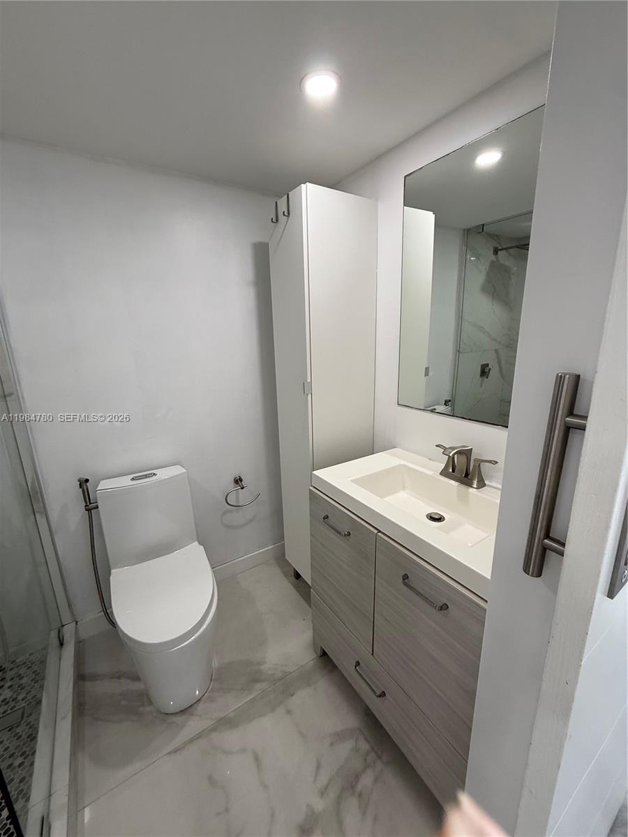 1825 S Ocean Dr # 305