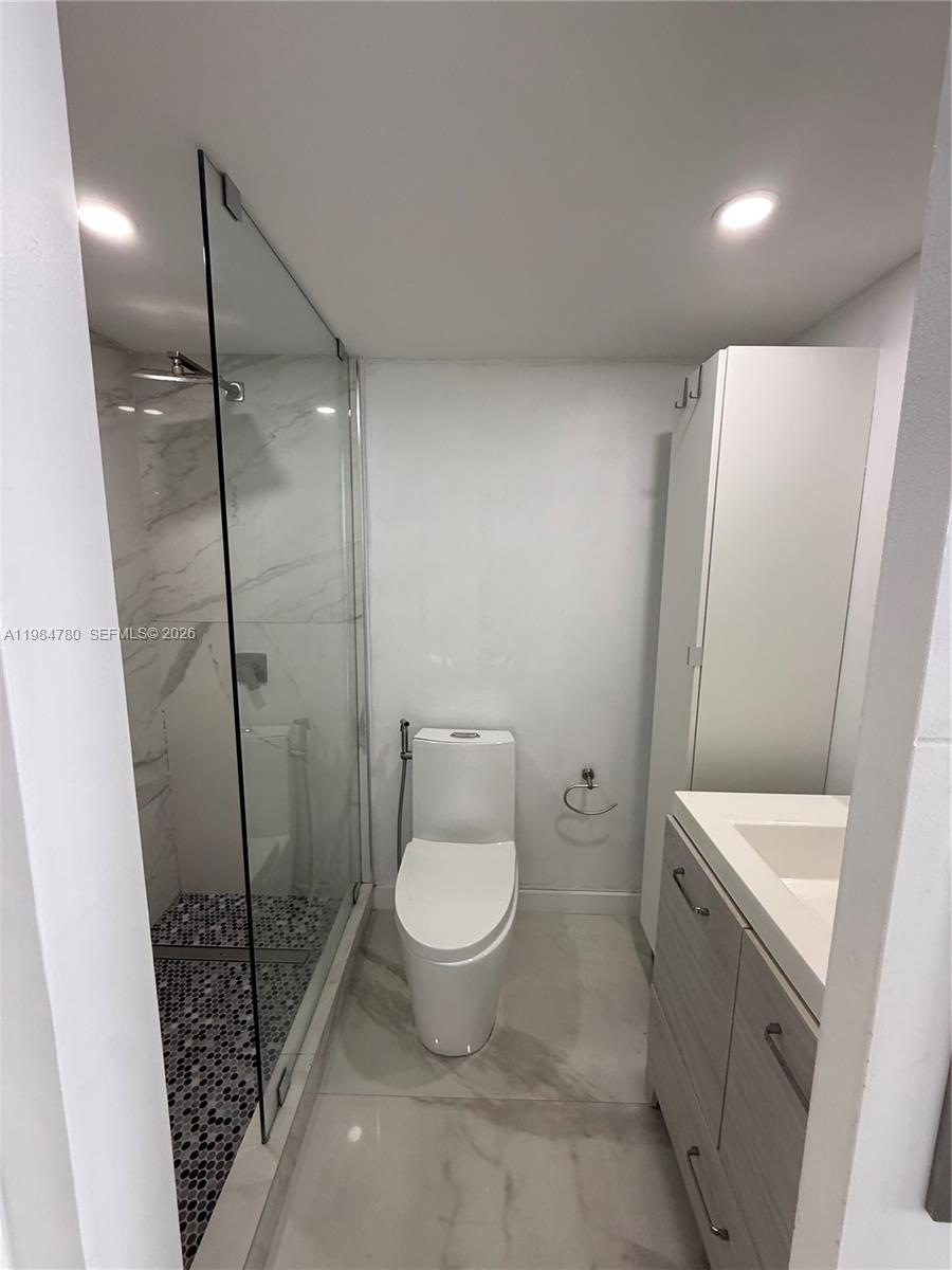 1825 S Ocean Dr # 305