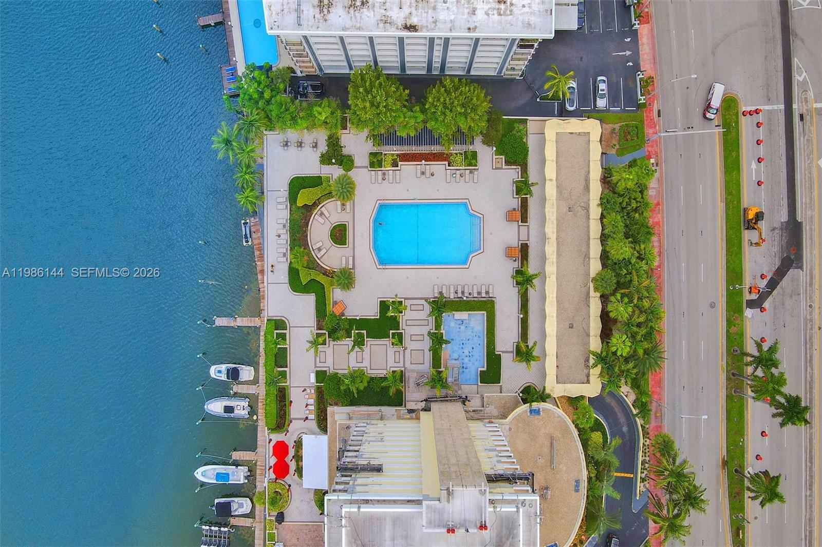 5600 Collins Ave # 17V