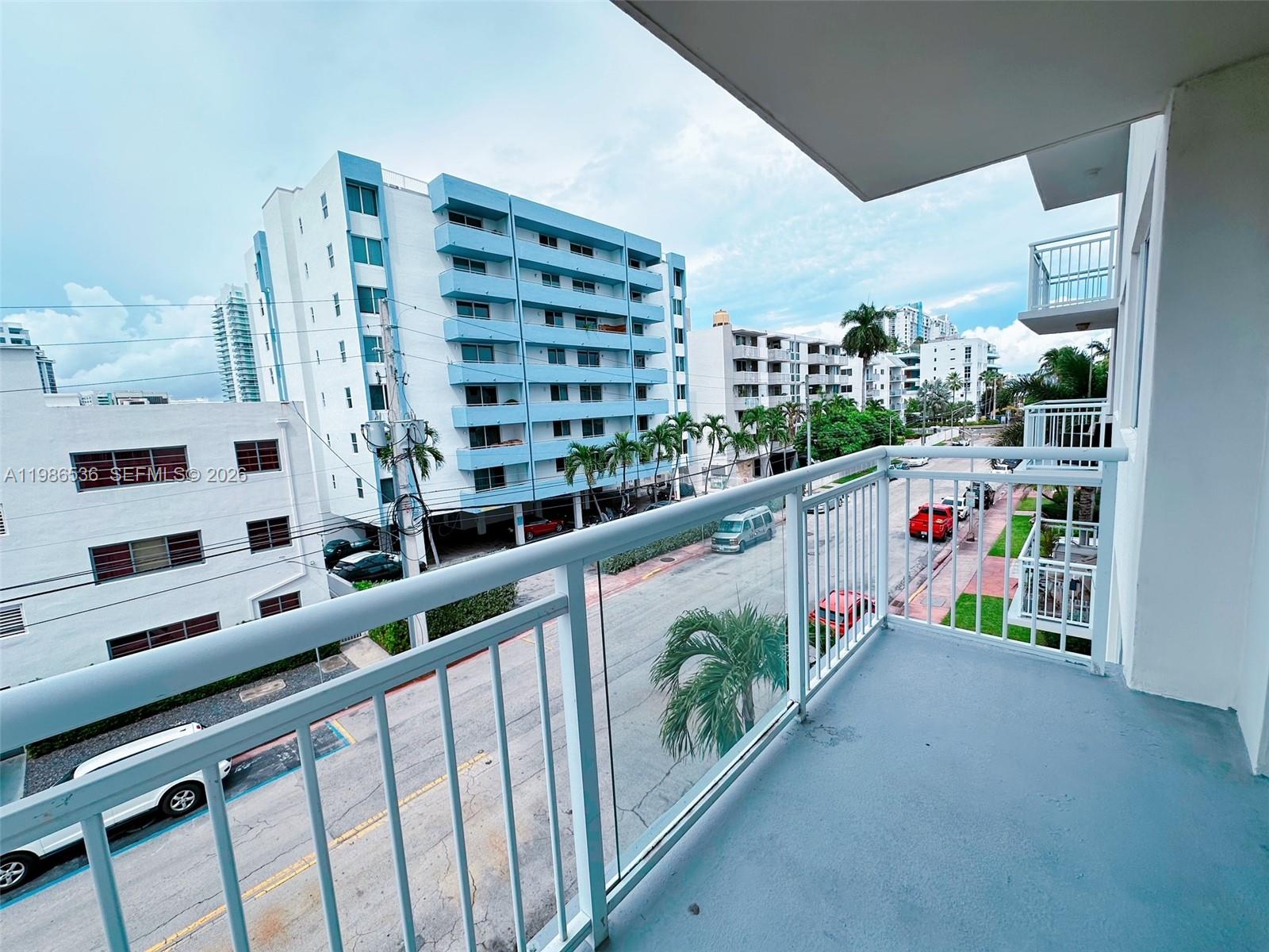 1345 Lincoln Rd # 402