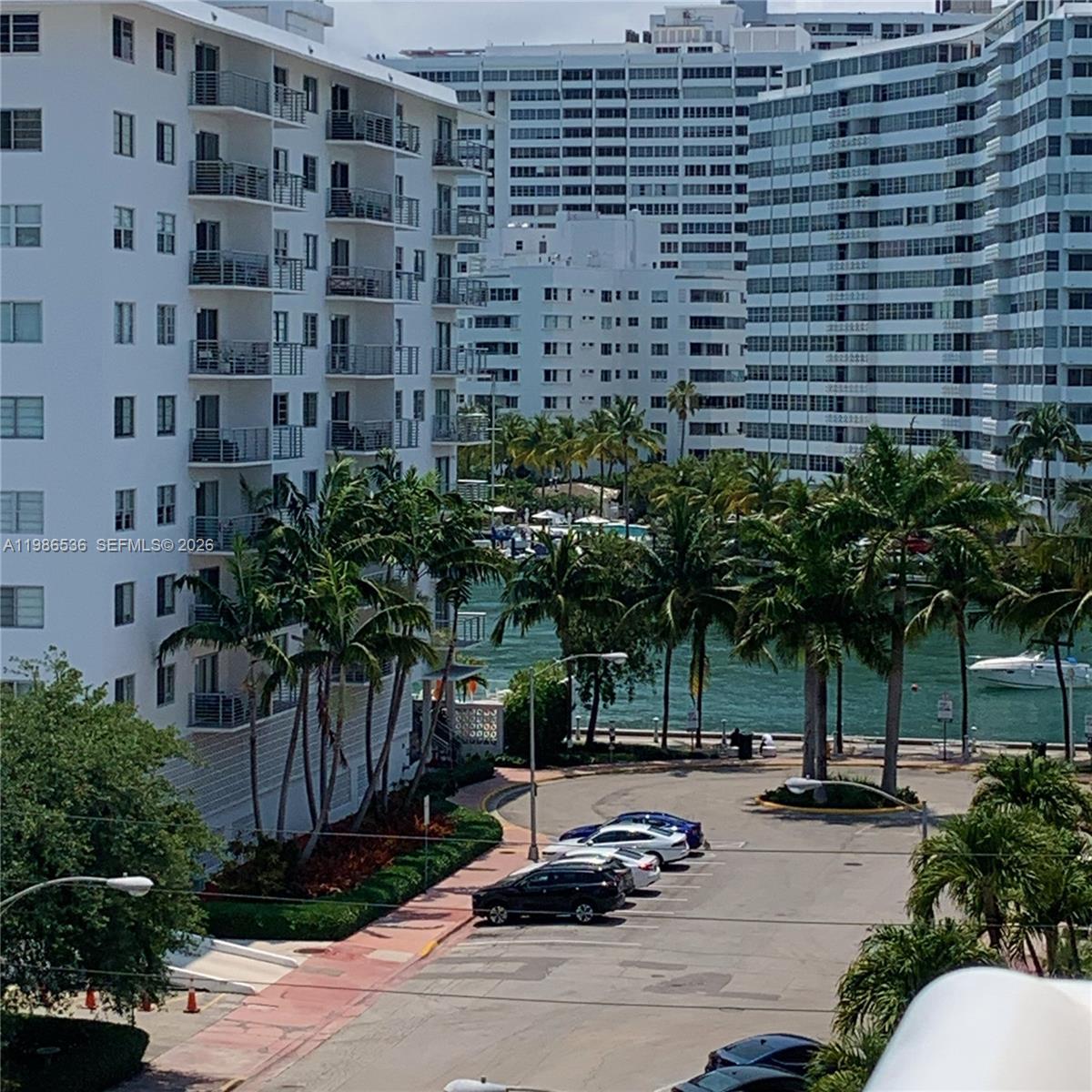 1345 Lincoln Rd # 402