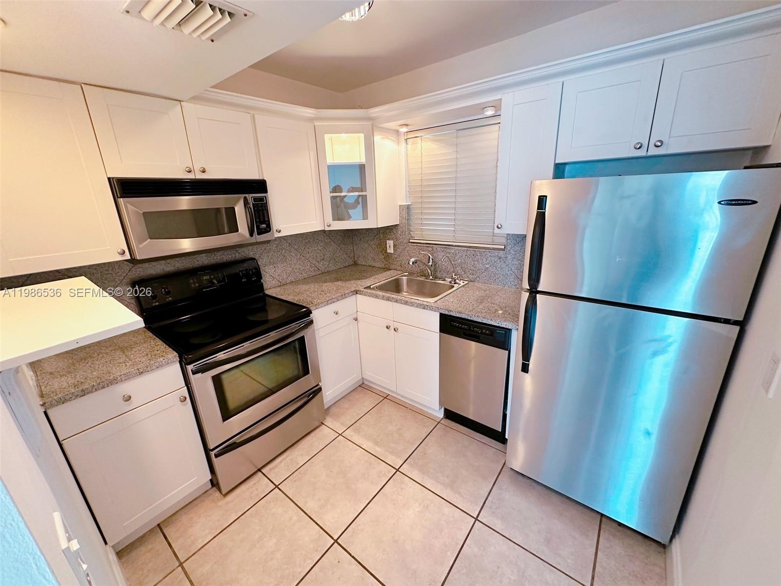 1345 Lincoln Rd # 402
