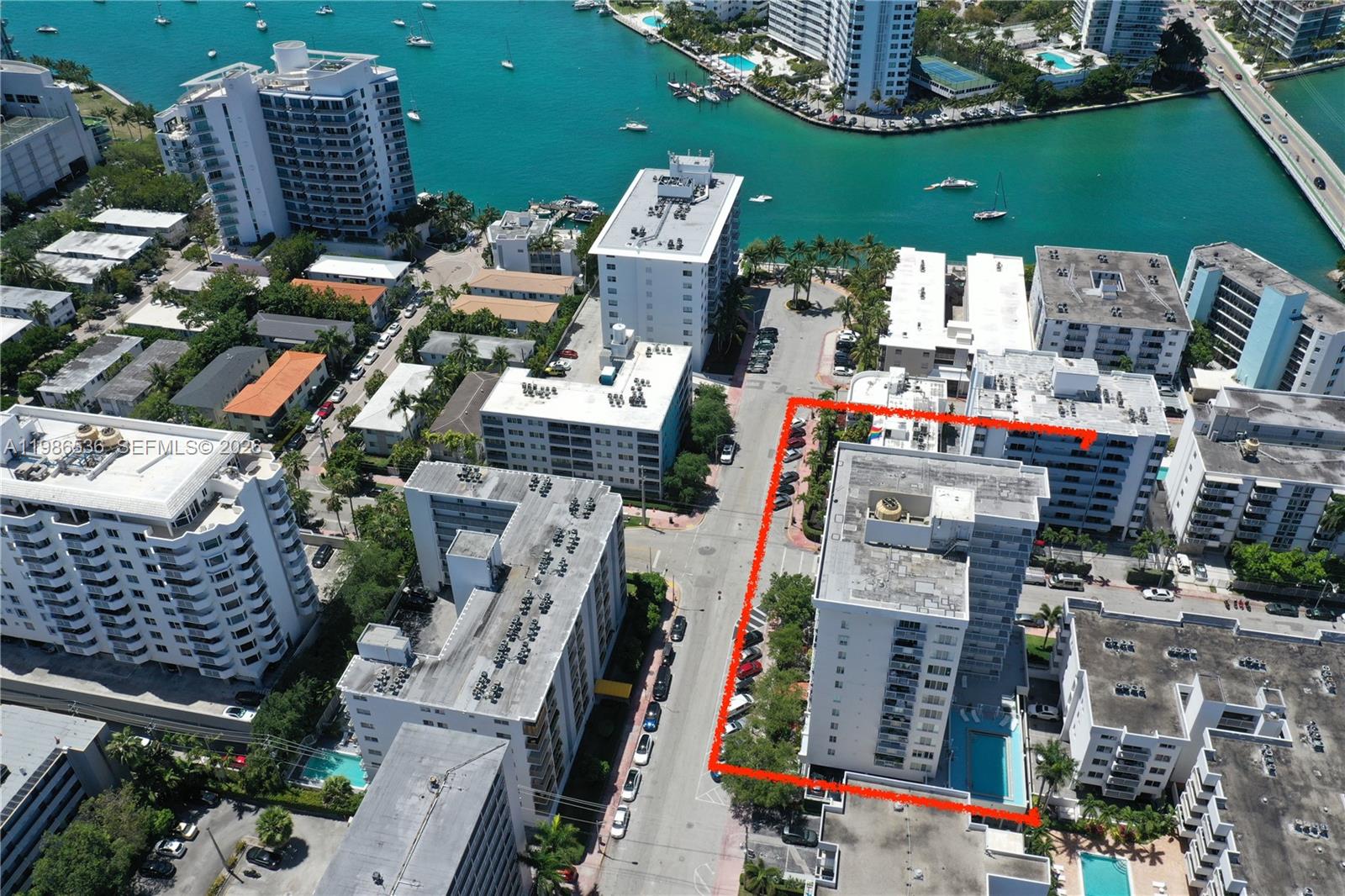 1345 Lincoln Rd # 402