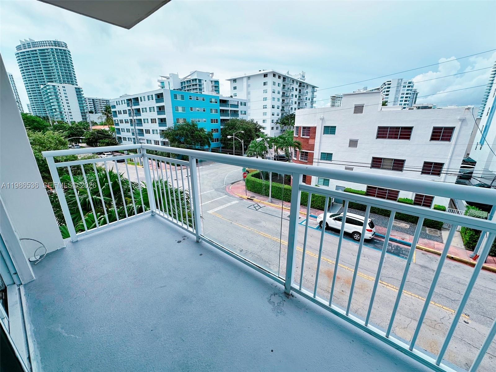 1345 Lincoln Rd # 402