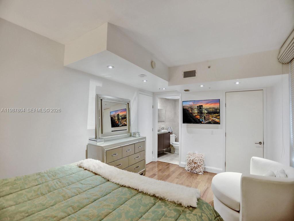 3370 Hidden Bay Dr Unit: TS2810