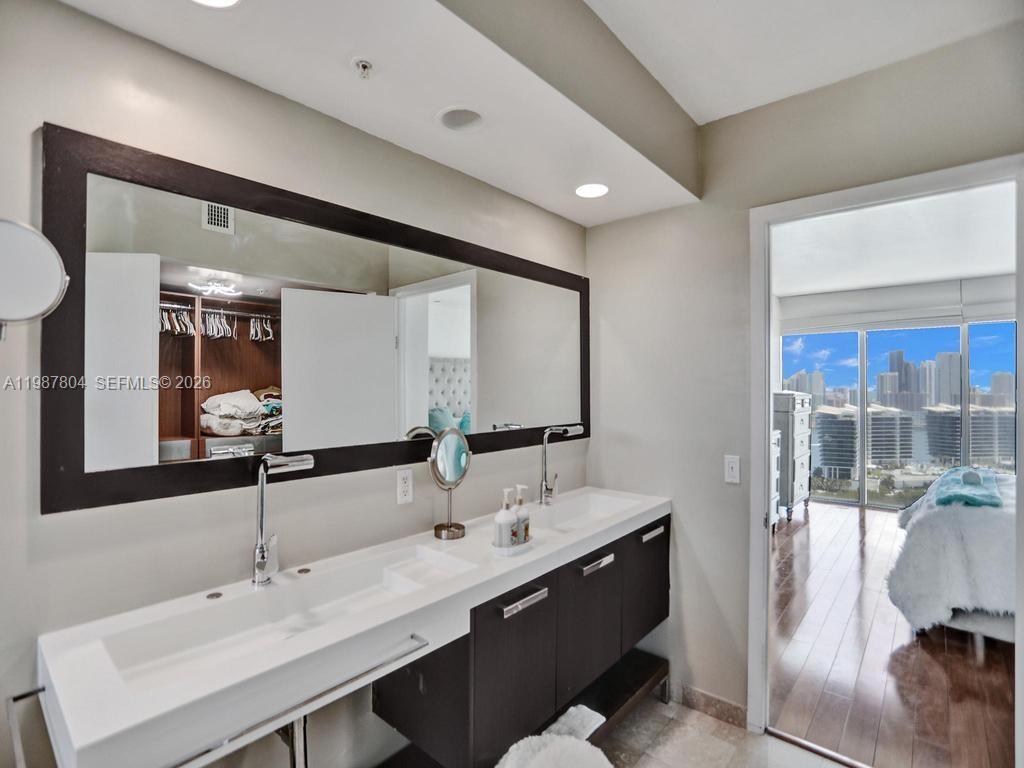 3370 Hidden Bay Dr Unit: TS2810