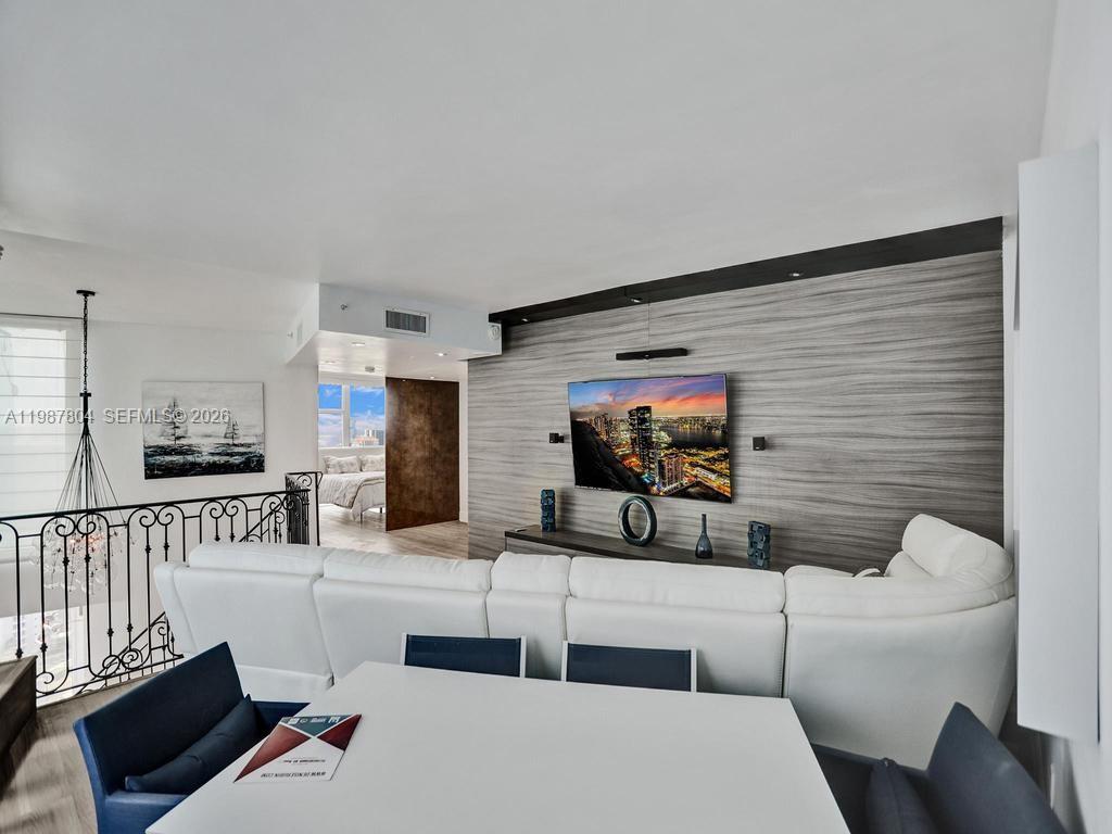 3370 Hidden Bay Dr Unit: TS2810