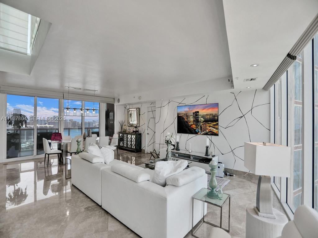 3370 Hidden Bay Dr Unit: TS2810