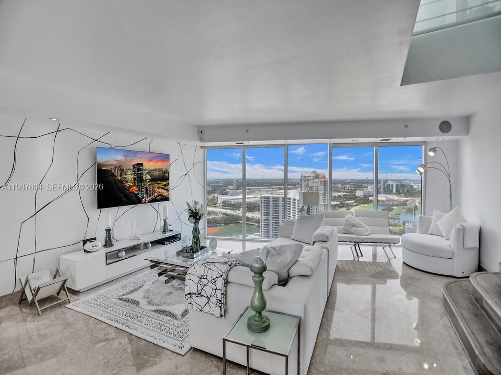 3370 Hidden Bay Dr Unit: TS2810