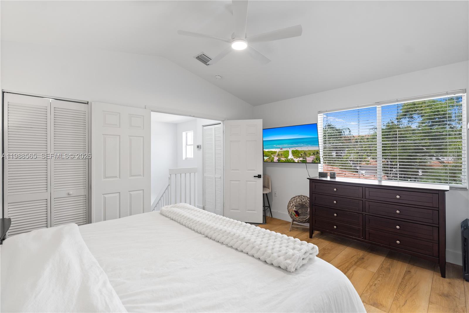 1120 Canella Ln