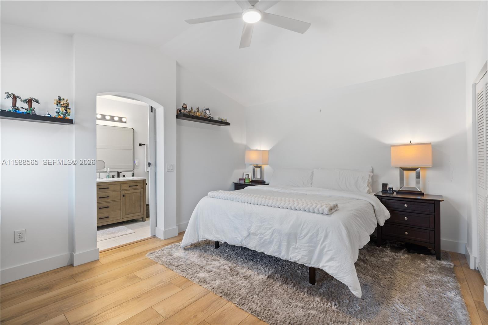 1120 Canella Ln