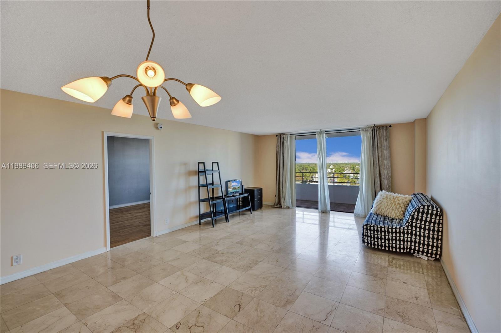 2500 Parkview Dr # 808