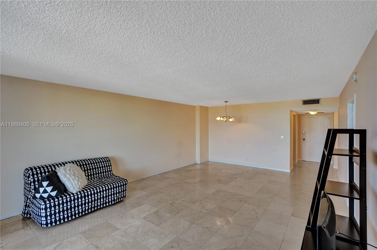 2500 Parkview Dr # 808