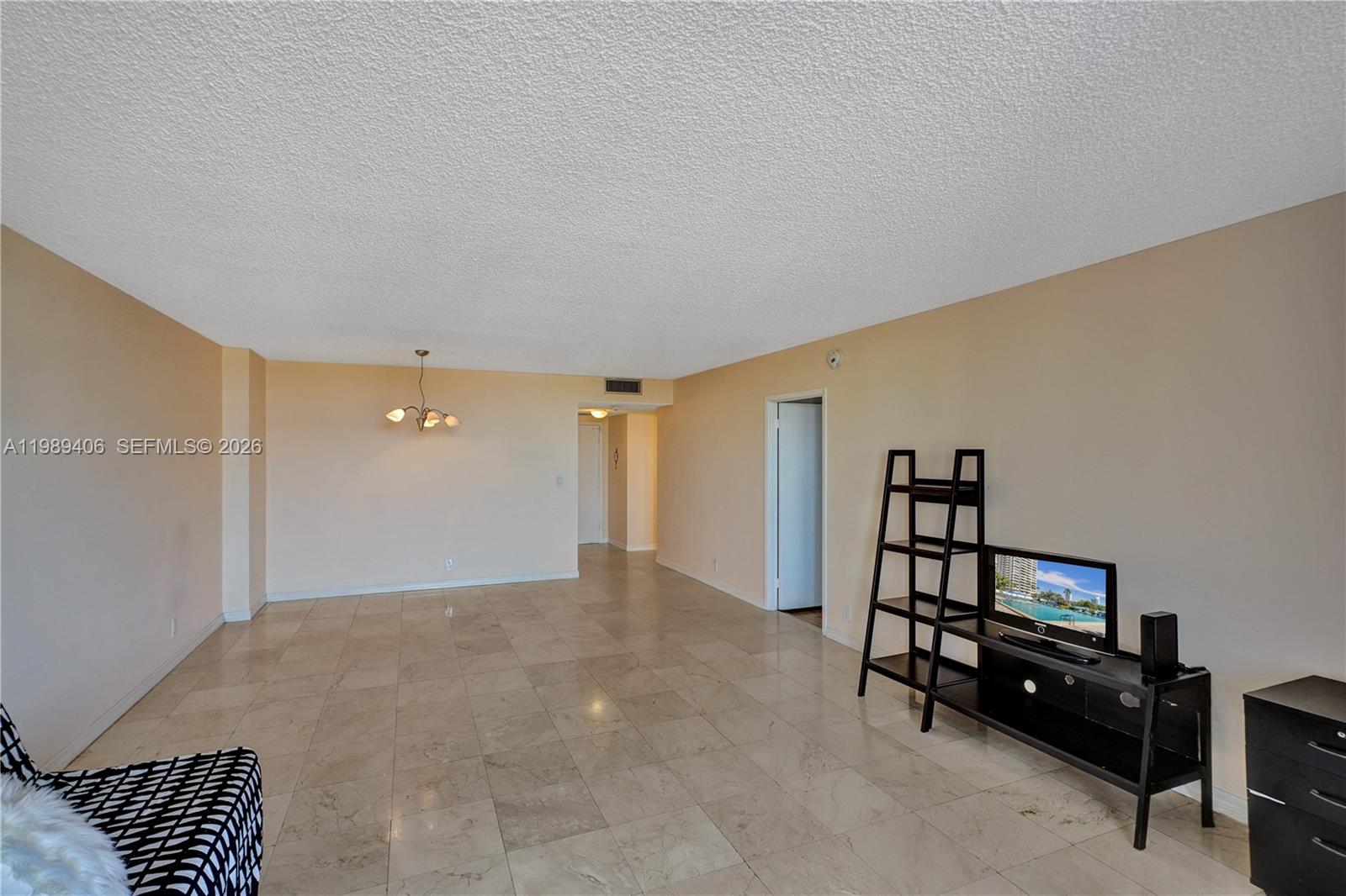 2500 Parkview Dr # 808