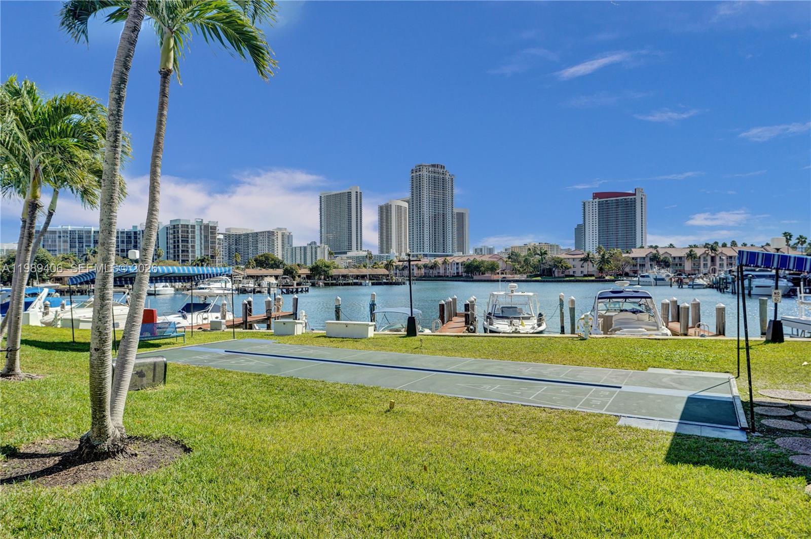2500 Parkview Dr # 808